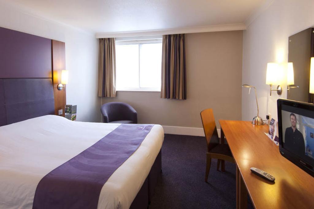 Premier Inn London Croydon Town Centre Номер фото