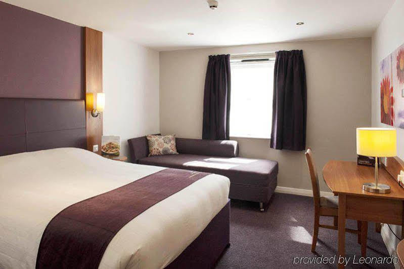 Premier Inn London Croydon Town Centre Екстер'єр фото