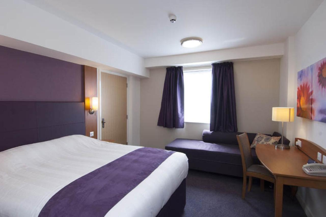 Premier Inn London Croydon Town Centre Номер фото